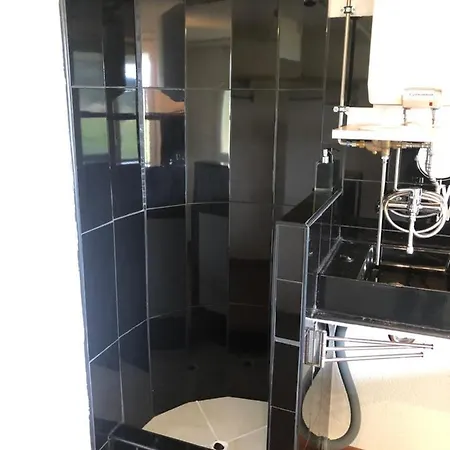 Einfaches Einzelzimmer Zum Ubernachten Apartmán
